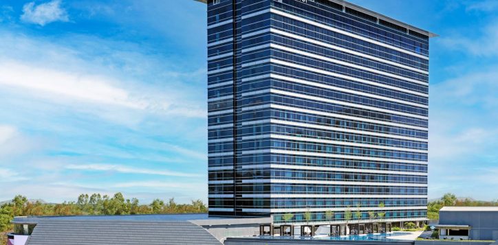 swissotel-main-022322_0071-finalfacade-copy-f